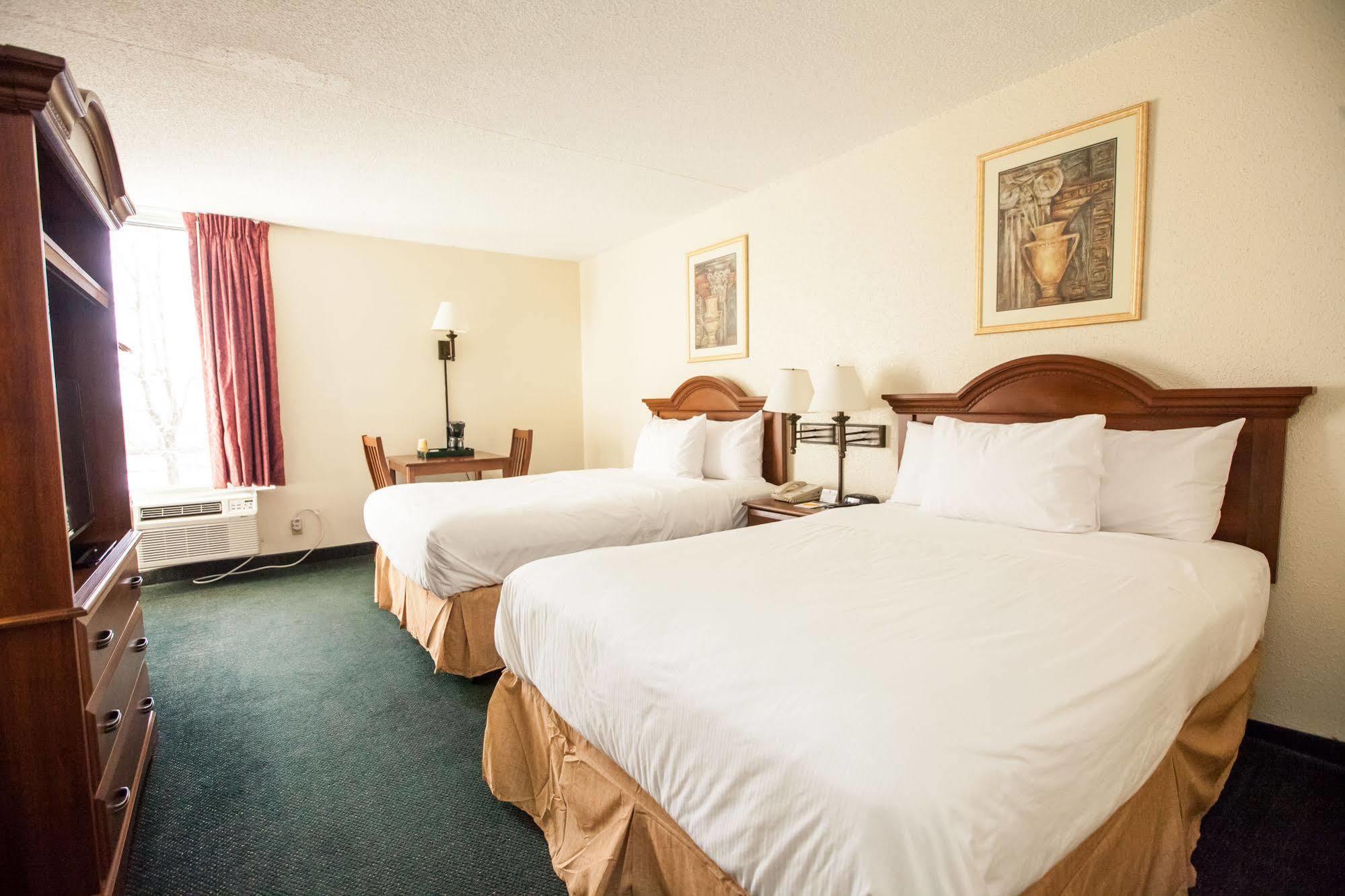 Inns Of Virginia Фолс Черч Экстерьер фото
